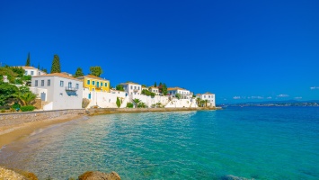 Spetses: history and scents